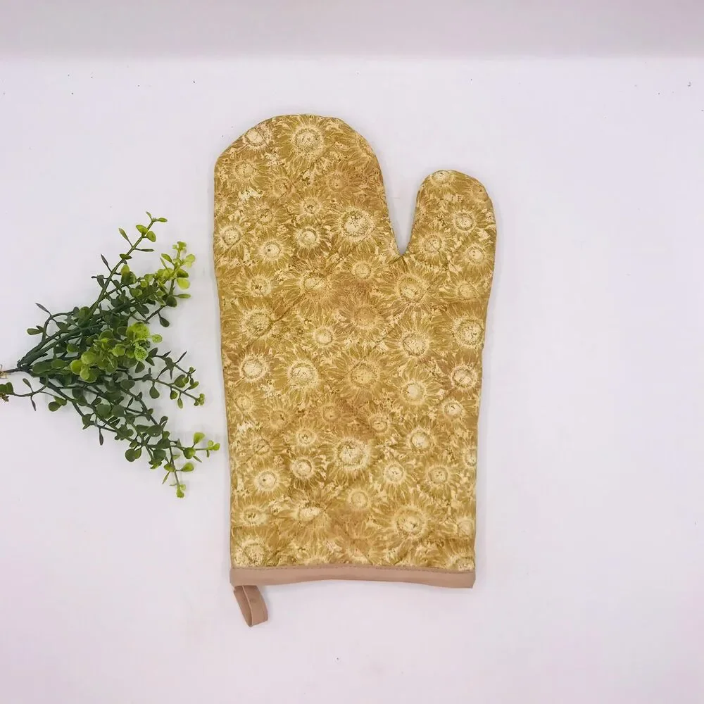 Oven Mitt: Neutral Tan Floral Baking Mitt Gift Cottage